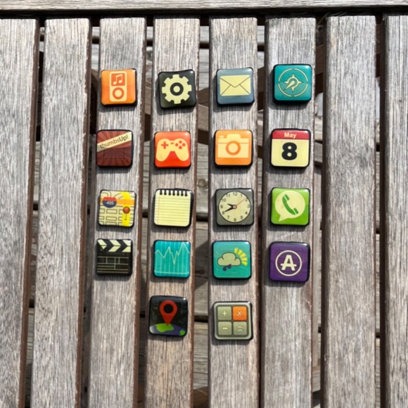 Magnets - Cute 2 cm x 2 cm - Picture 12 of 12